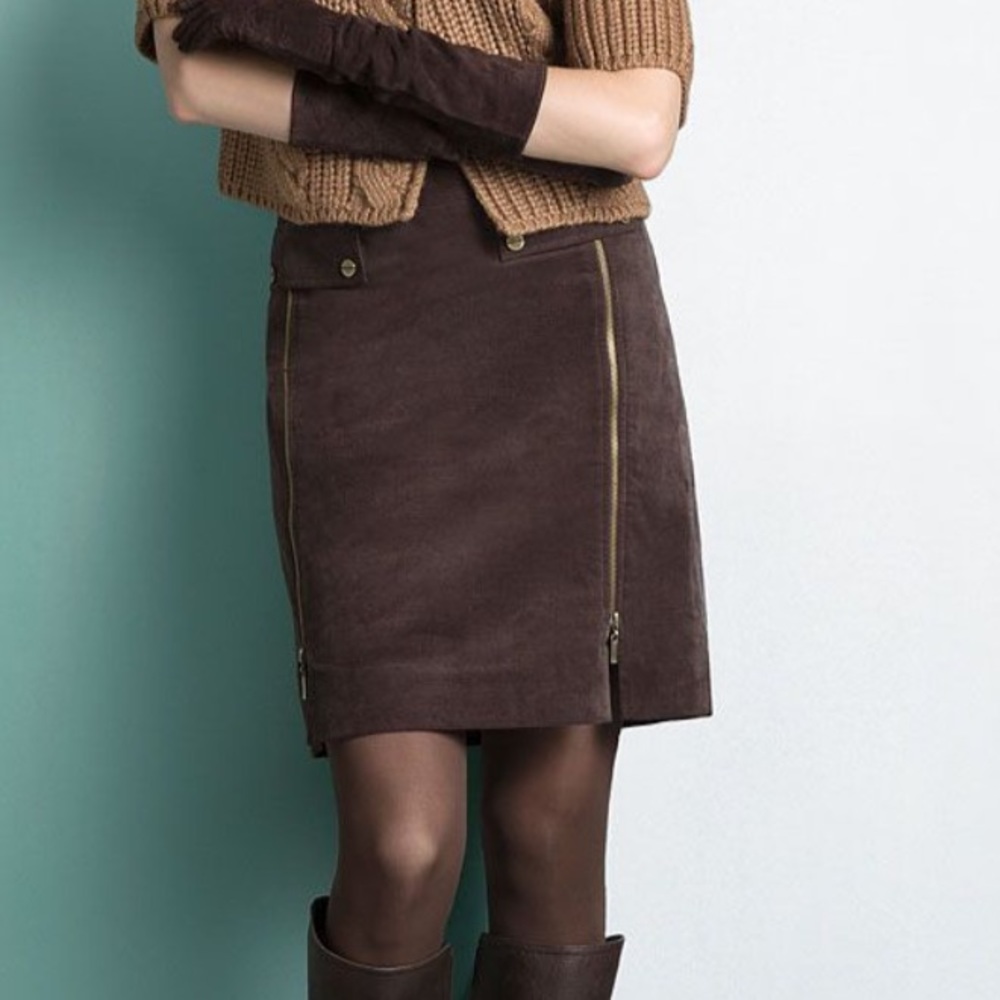 NWOT ETCETERA Brown Velvet Velour Short Skirt With Zipper Accents